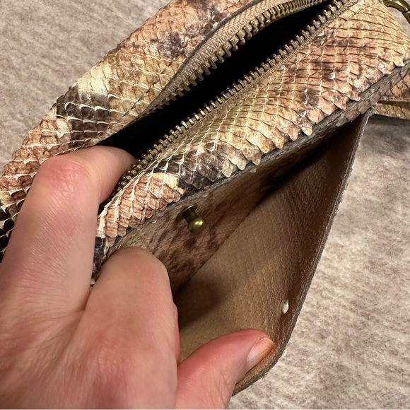 Madewell Leather Embossed Snakeskin Transport Camera Crossbody Bag NWOT #MW1 - Picture 13 of 17